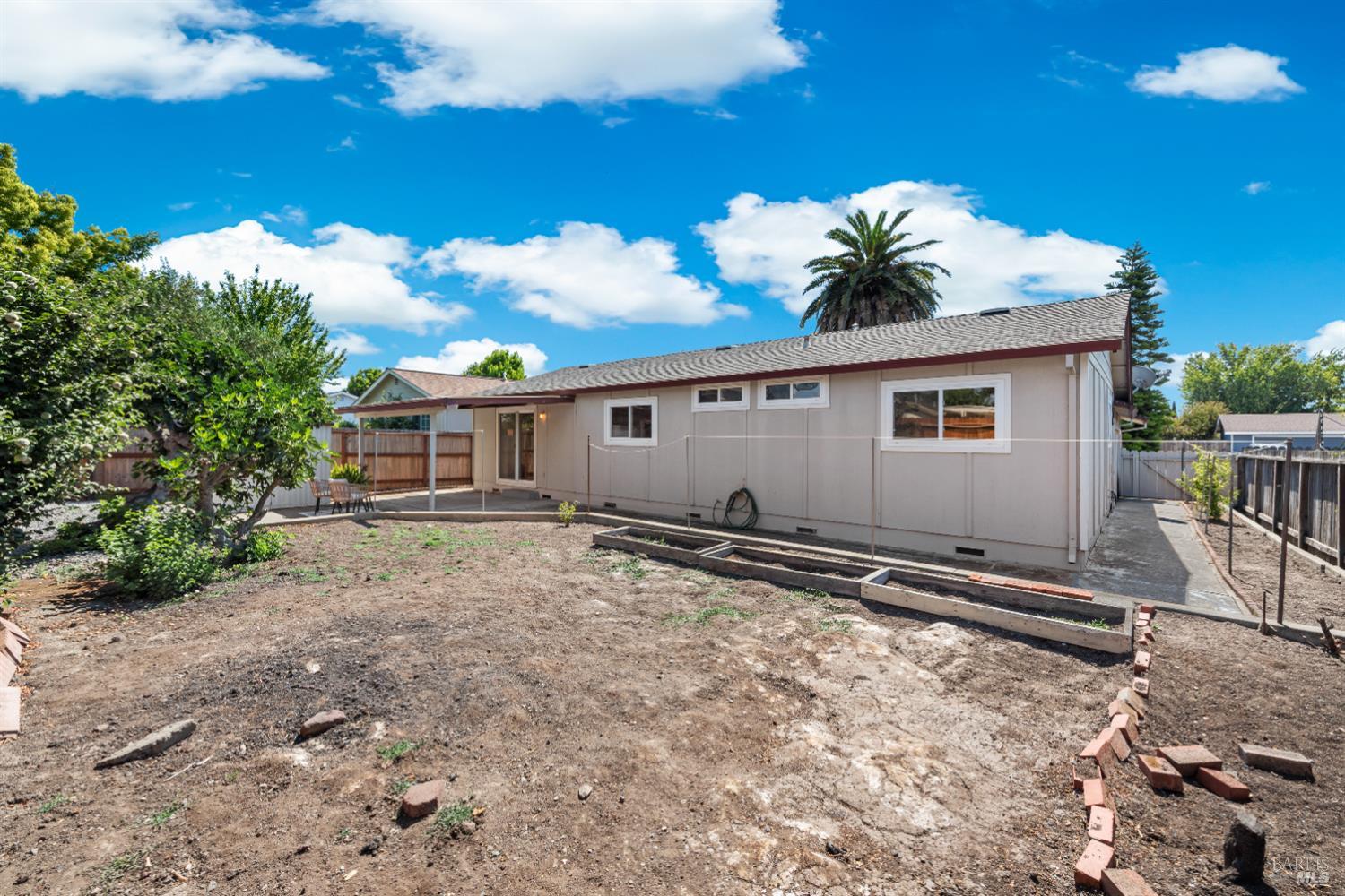 Detail Gallery Image 18 of 20 For 1313 Saint Francis Dr, Petaluma,  CA 94954 - 3 Beds | 2 Baths