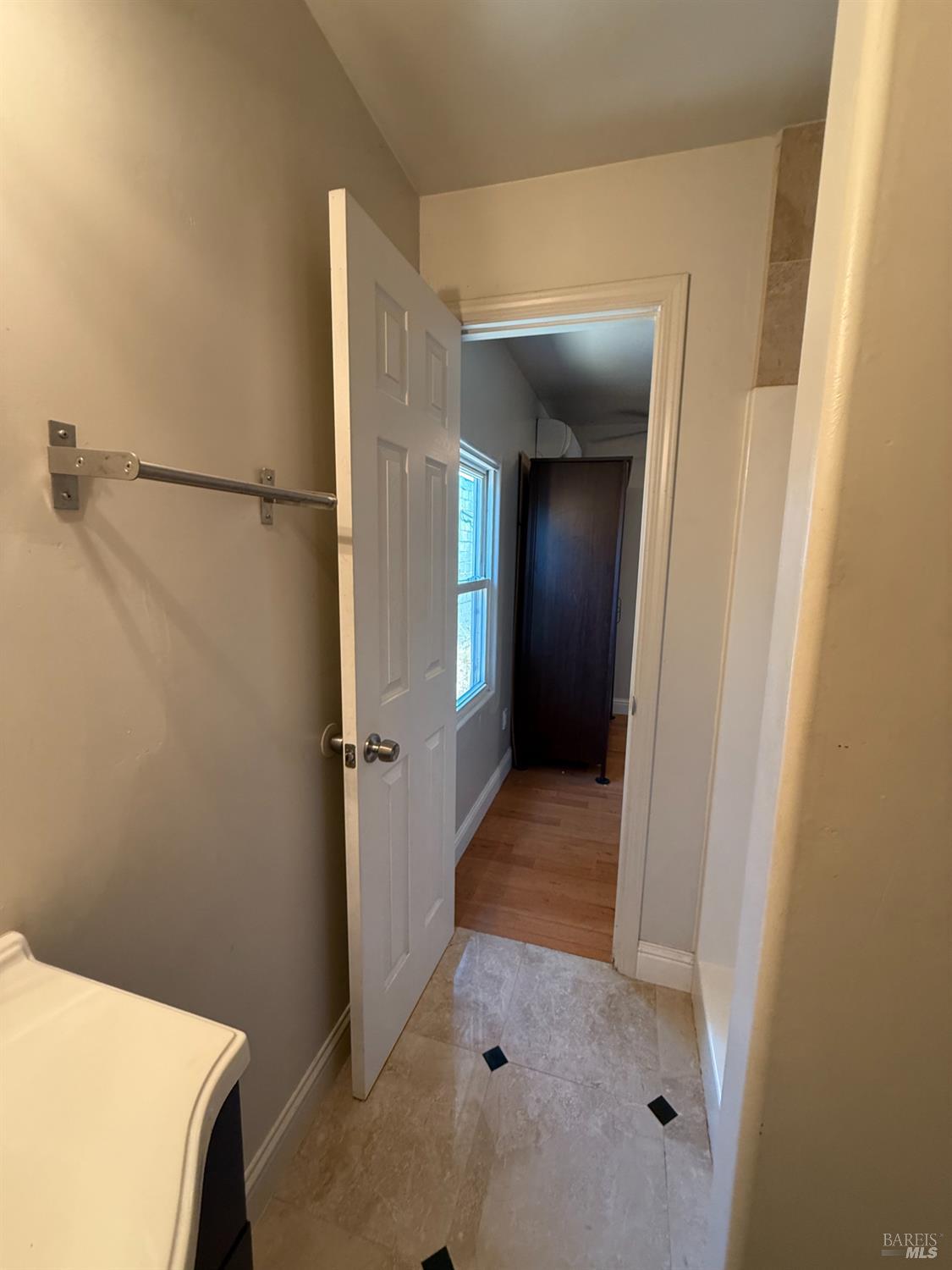 Detail Gallery Image 12 of 23 For 1125 E 5th St a,  Benicia,  CA 94510 - – Beds | – Baths