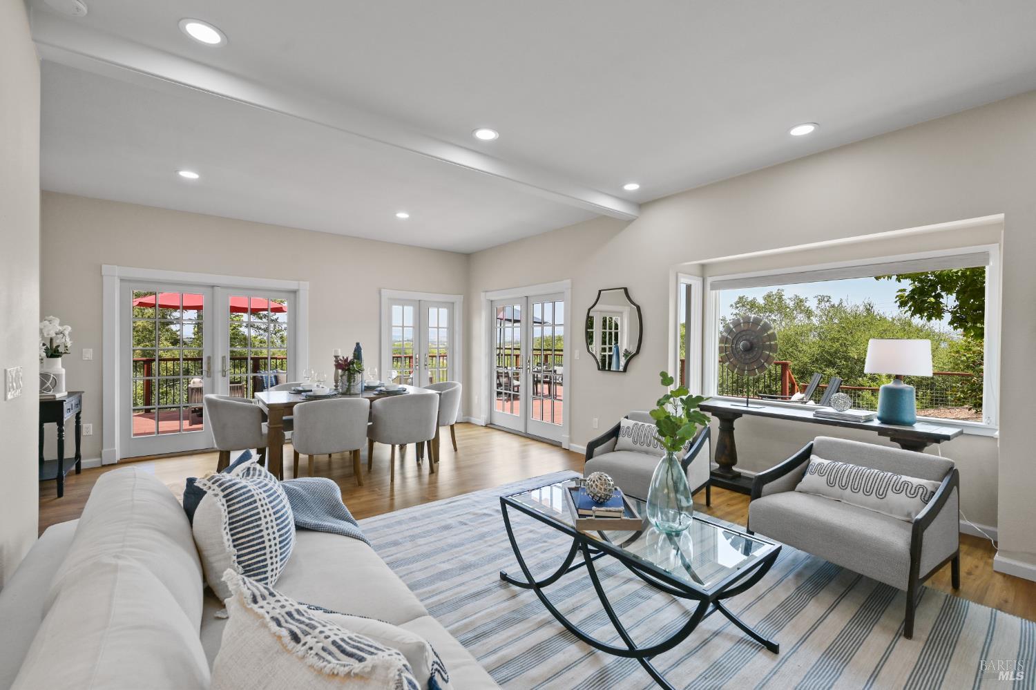 Detail Gallery Image 3 of 48 For 2547 Lewis Dr, Sebastopol,  CA 95472 - 3 Beds | 3 Baths