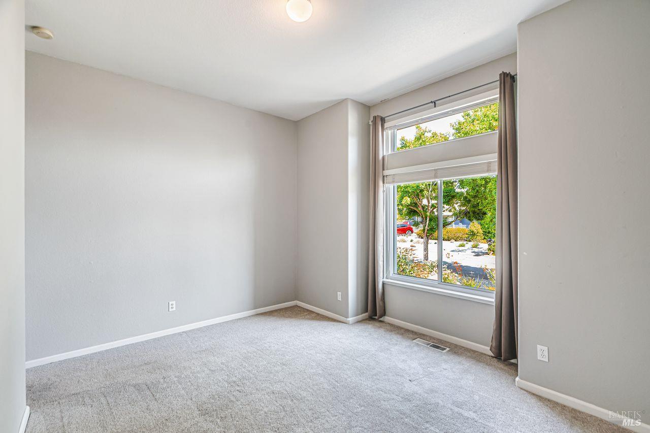 Detail Gallery Image 32 of 43 For 1705 Andover Way, Petaluma,  CA 94954 - 4 Beds | 2 Baths