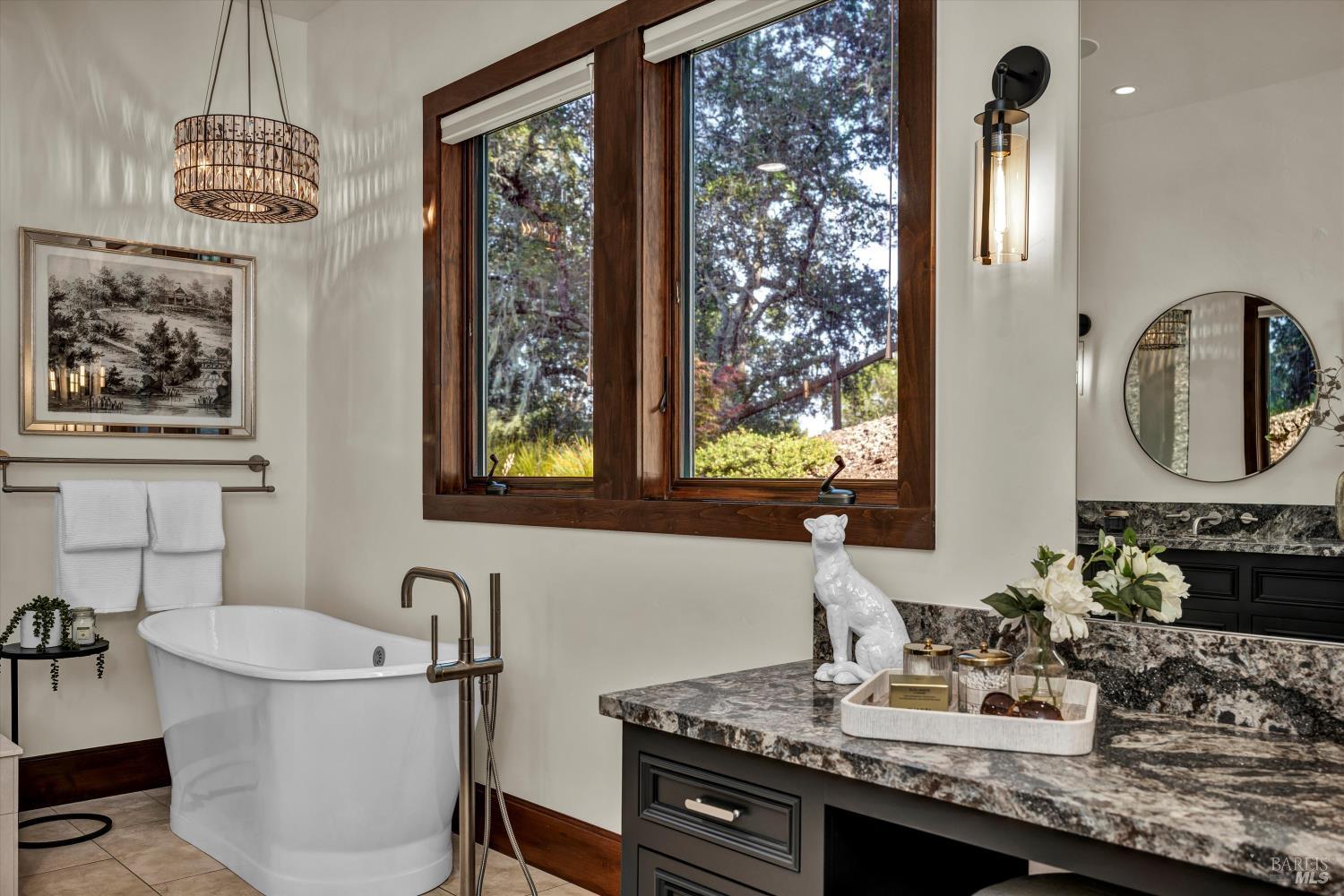 Detail Gallery Image 31 of 57 For 231 Poppy Hill Dr, Healdsburg,  CA 95448 - 4 Beds | 3/1 Baths