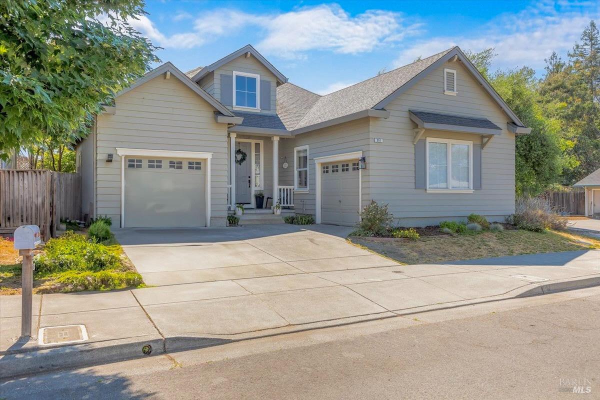 Detail Gallery Image 1 of 29 For 301 Hansbery Way, Santa Rosa,  CA 95409 - 3 Beds | 2 Baths
