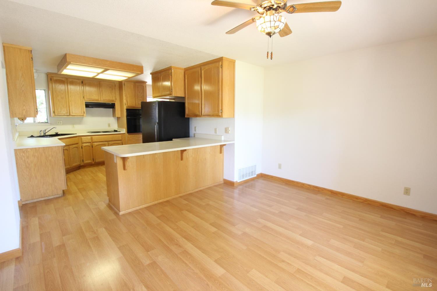 Detail Gallery Image 5 of 48 For 500 Logan St, Rio Vista,  CA 94571 - 3 Beds | 2/1 Baths