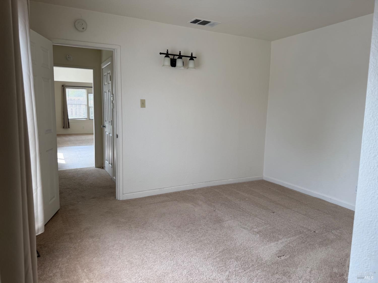Detail Gallery Image 6 of 14 For 366 Brown St, Vacaville,  CA 95688 - – Beds | – Baths