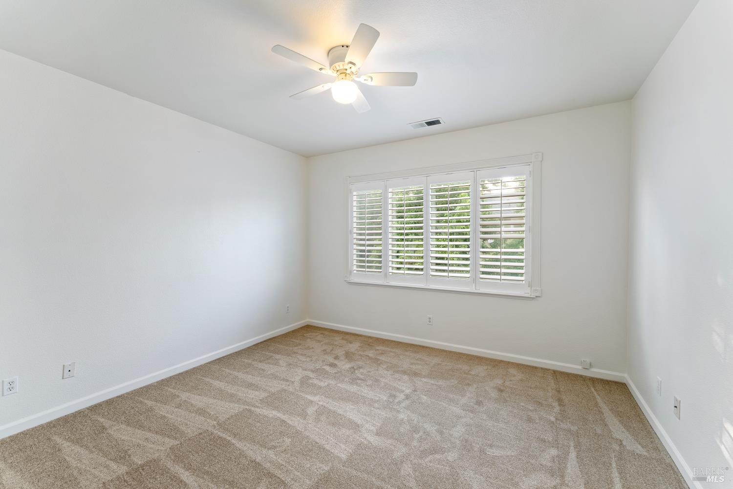 Detail Gallery Image 16 of 31 For 1220 Marque Dr, Rohnert Park,  CA 94928 - 3 Beds | 2/1 Baths