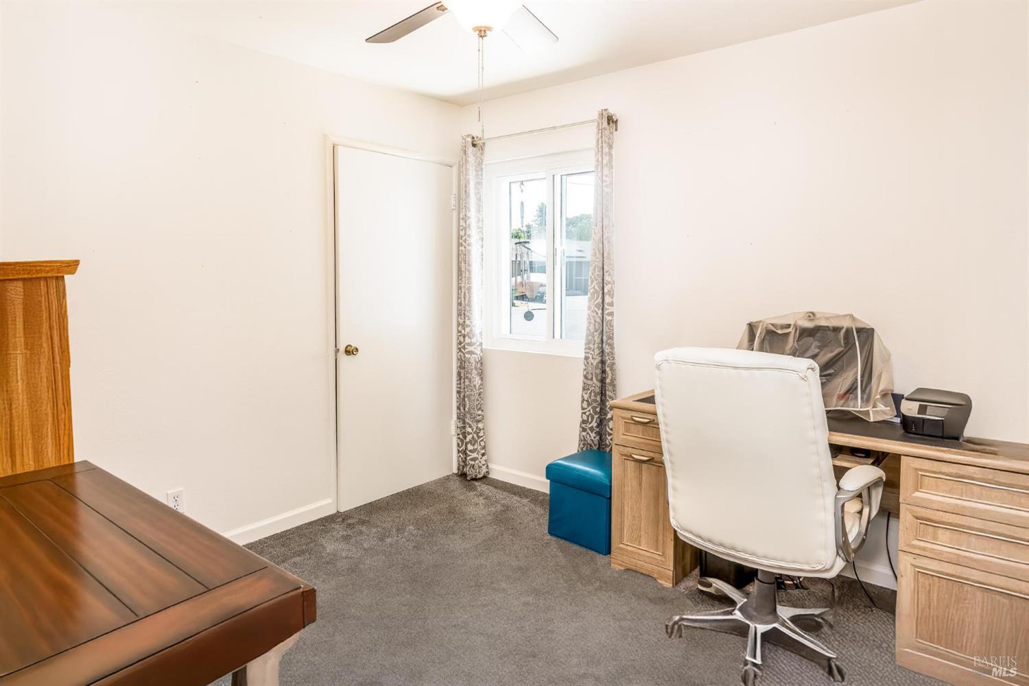 Detail Gallery Image 12 of 23 For 7 Pidgeon Ct, Petaluma,  CA 94952 - 3 Beds | 2 Baths