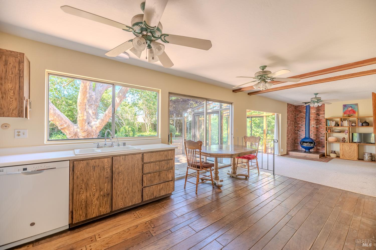 Detail Gallery Image 2 of 33 For 801 Livery Ct, Rohnert Park,  CA 94928 - 4 Beds | 2 Baths