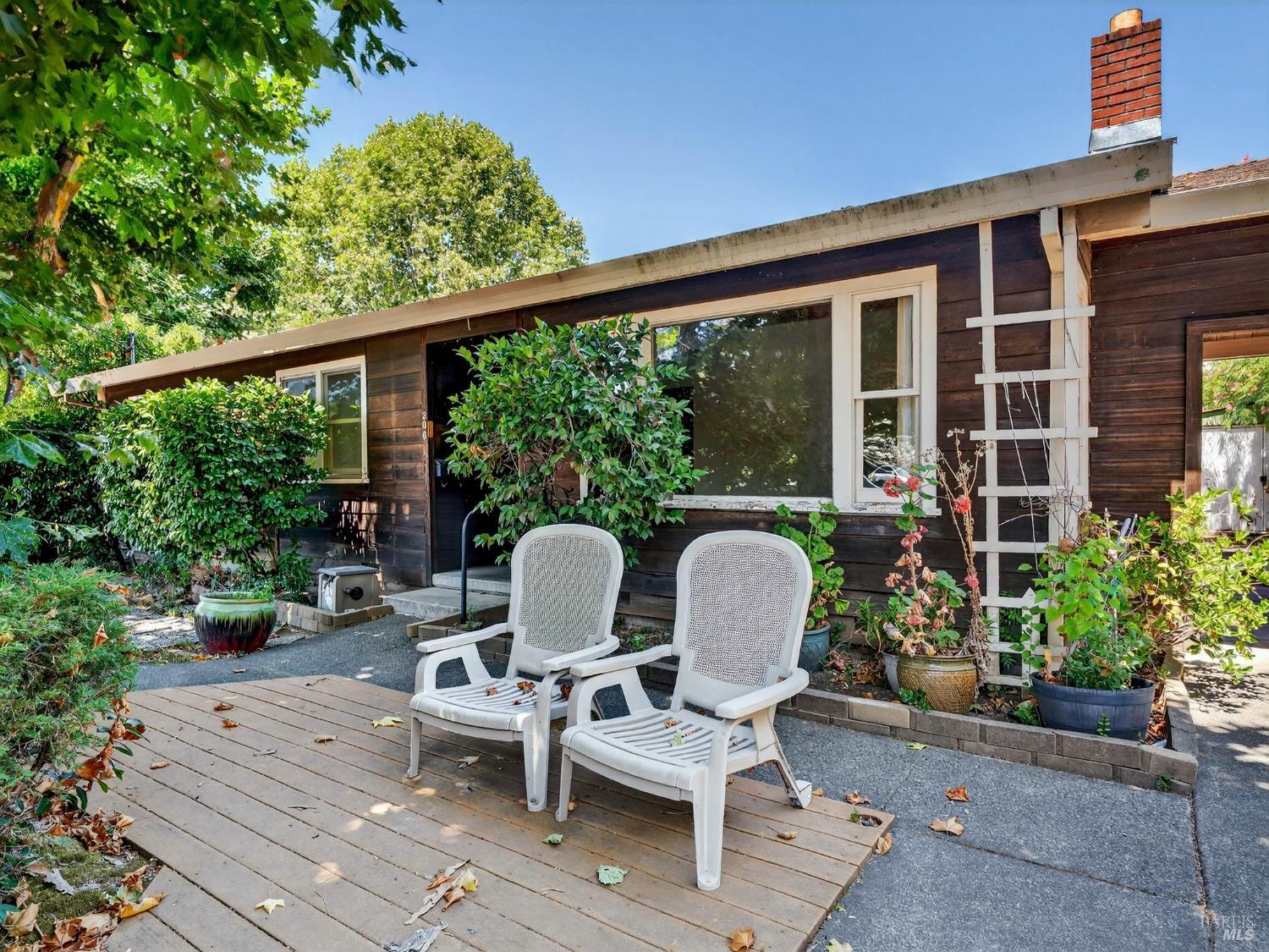 Detail Gallery Image 2 of 30 For 206 Champlain Ave, Cloverdale,  CA 95425 - 3 Beds | 1 Baths