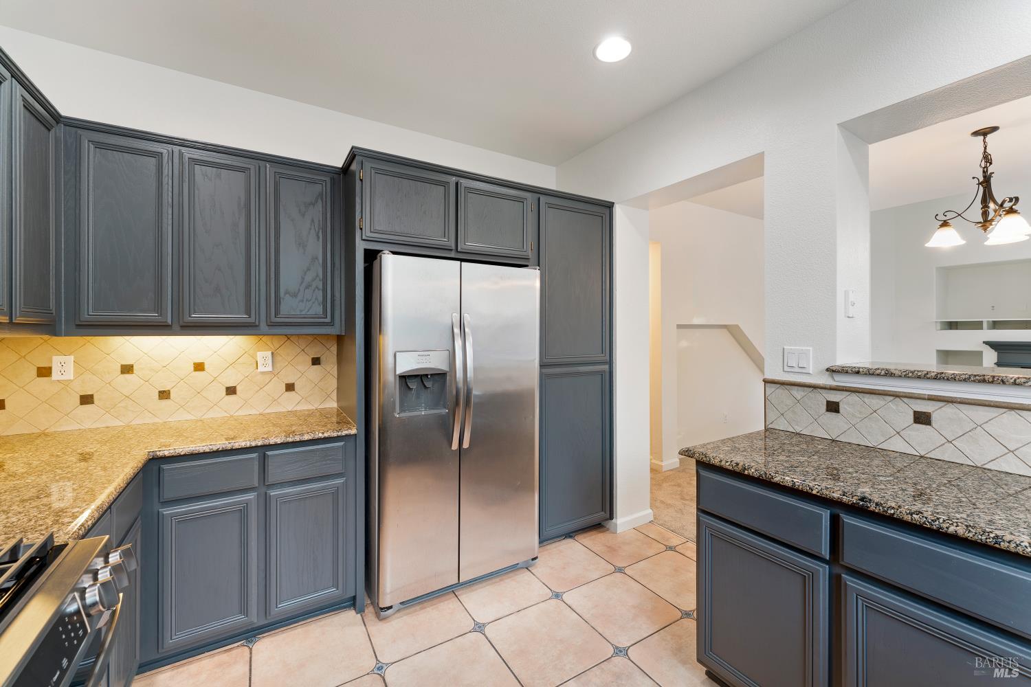 Detail Gallery Image 12 of 31 For 1220 Marque Dr, Rohnert Park,  CA 94928 - 3 Beds | 2/1 Baths
