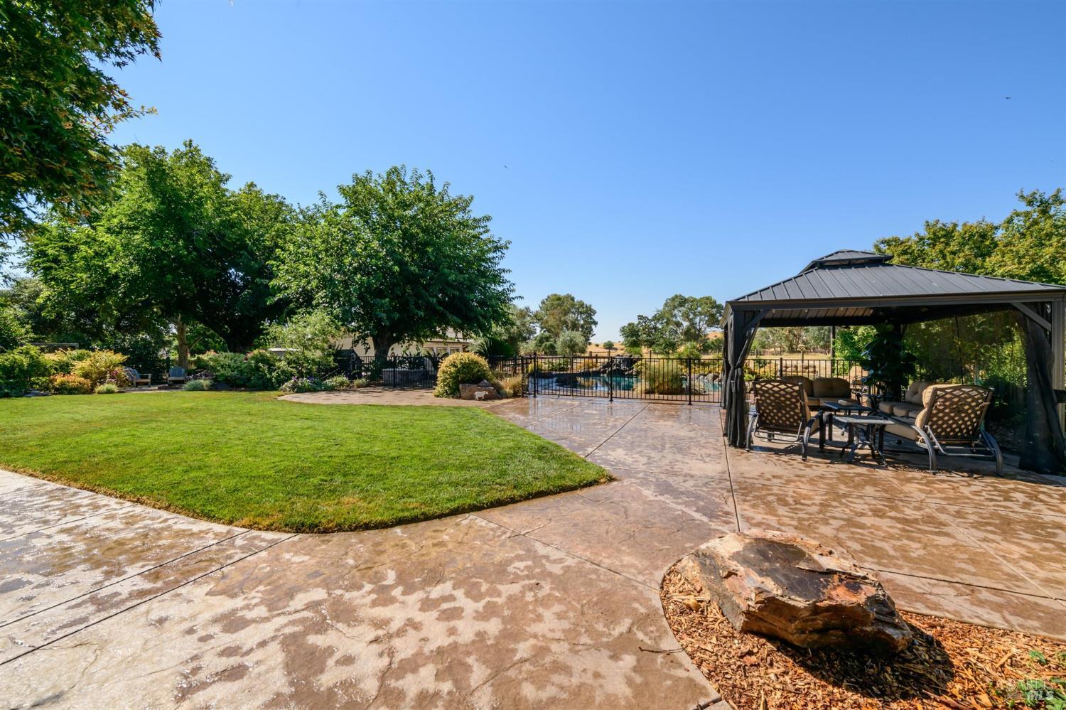 Detail Gallery Image 49 of 117 For 7598 Deer Valley Trl, Vacaville,  CA 95688 - 3 Beds | 2/1 Baths