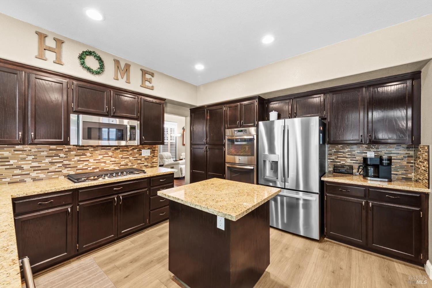 Detail Gallery Image 28 of 96 For 3305 Hillridge Ct, Fairfield,  CA 94534 - 4 Beds | 3 Baths