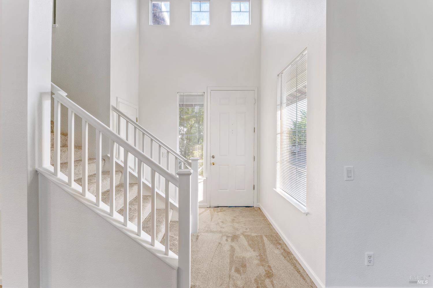 Detail Gallery Image 3 of 31 For 1220 Marque Dr, Rohnert Park,  CA 94928 - 3 Beds | 2/1 Baths