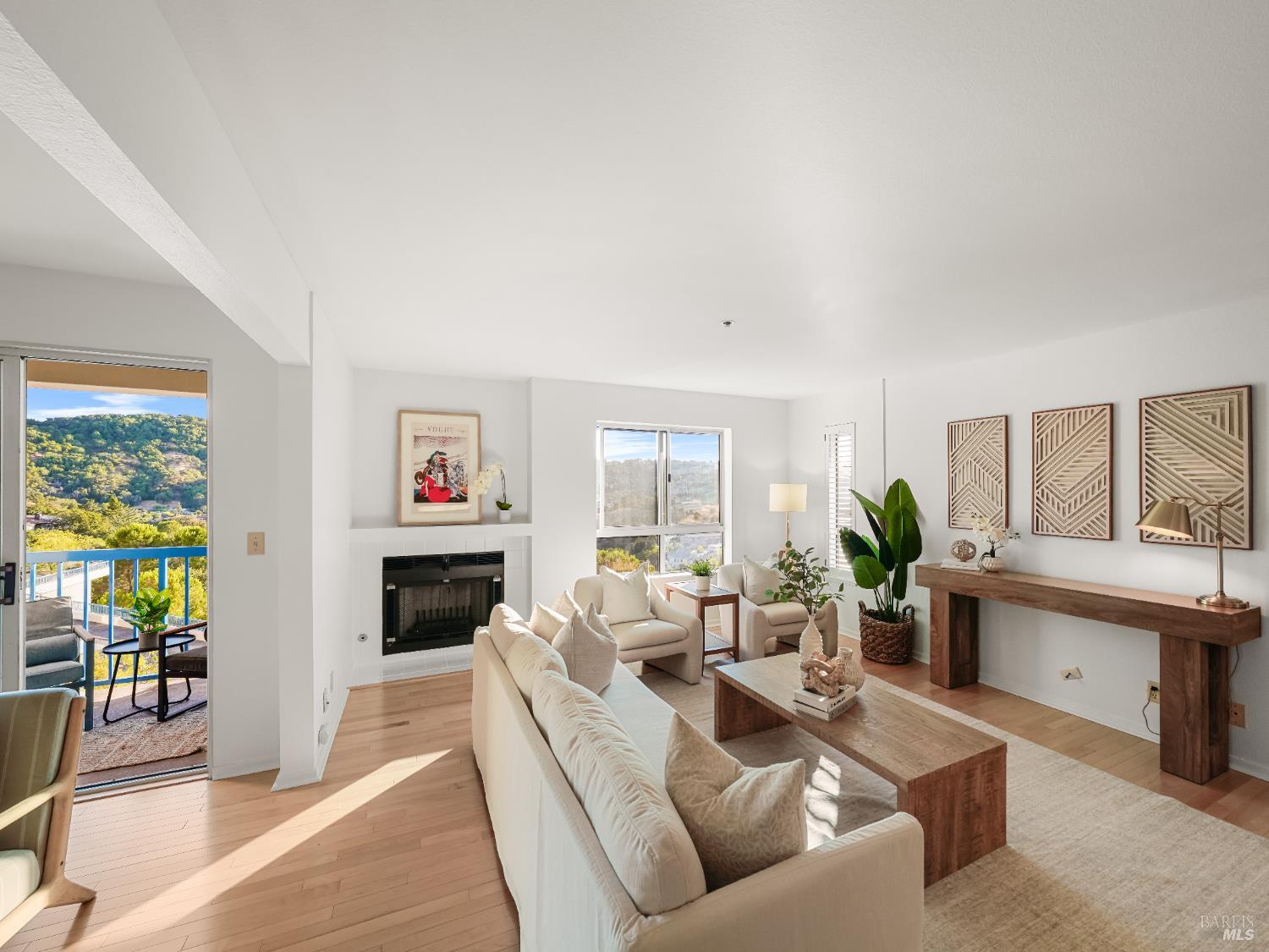Detail Gallery Image 3 of 37 For 100 Thorndale Dr #326,  San Rafael,  CA 94903 - 2 Beds | 2 Baths