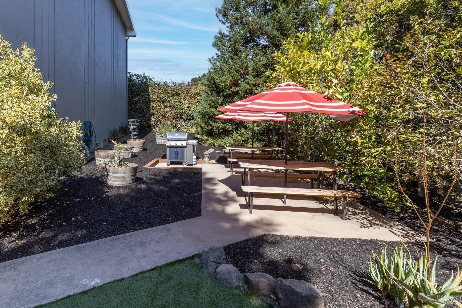Detail Gallery Image 6 of 10 For 408 Keller St, Petaluma,  CA 94952 - – Beds | – Baths