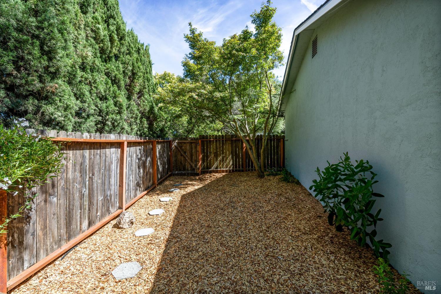 Detail Gallery Image 39 of 54 For 7449 Adrian Dr, Rohnert Park,  CA 94928 - 3 Beds | 2 Baths