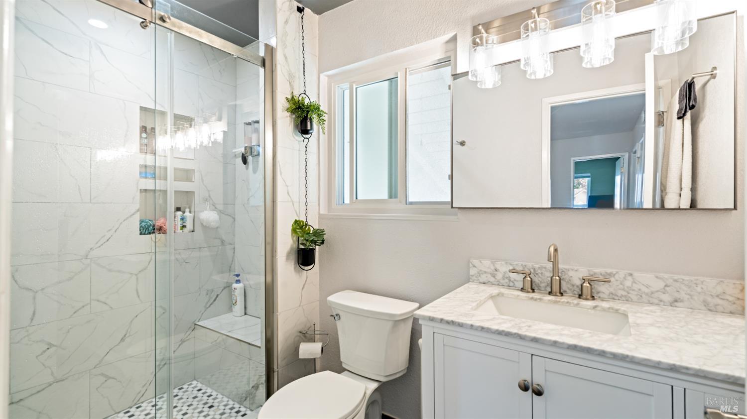 Detail Gallery Image 40 of 61 For 1711 Capistrano Dr, Petaluma,  CA 94954 - 6 Beds | 2/1 Baths