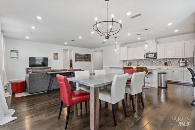 Detail Gallery Image 28 of 30 For 5825 Kristina Pl, Rohnert Park,  CA 94928 - 3 Beds | 3 Baths