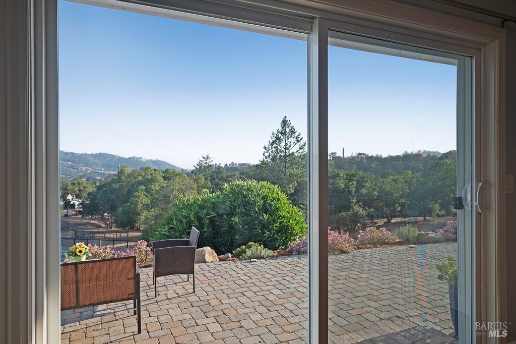 Detail Gallery Image 28 of 75 For 5560 Crystal Dr, Santa Rosa,  CA 95404 - 3 Beds | 2/1 Baths