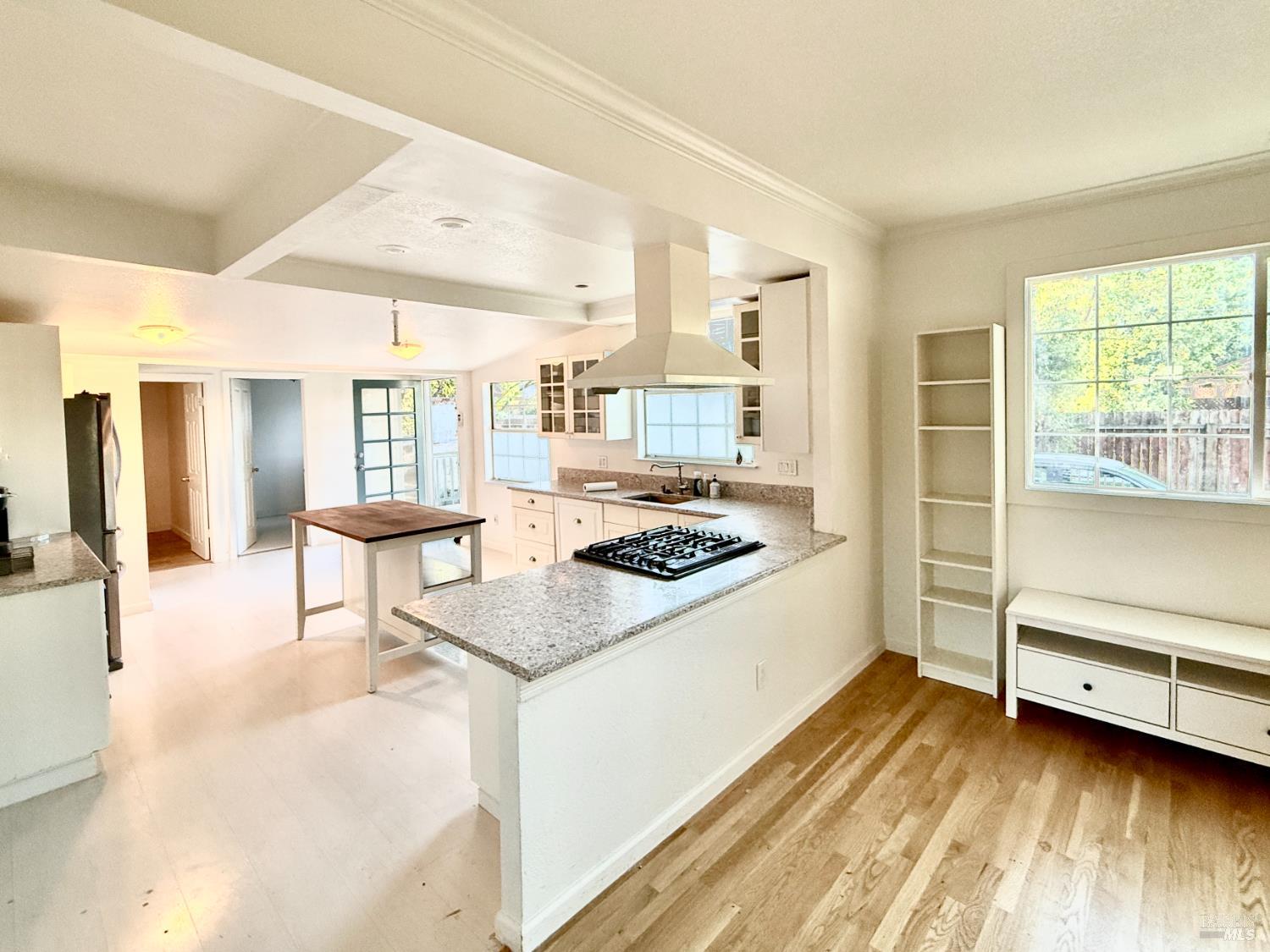 Detail Gallery Image 7 of 16 For 1101 Burbank Ave, Santa Rosa,  CA 95407 - 3 Beds | 2/1 Baths