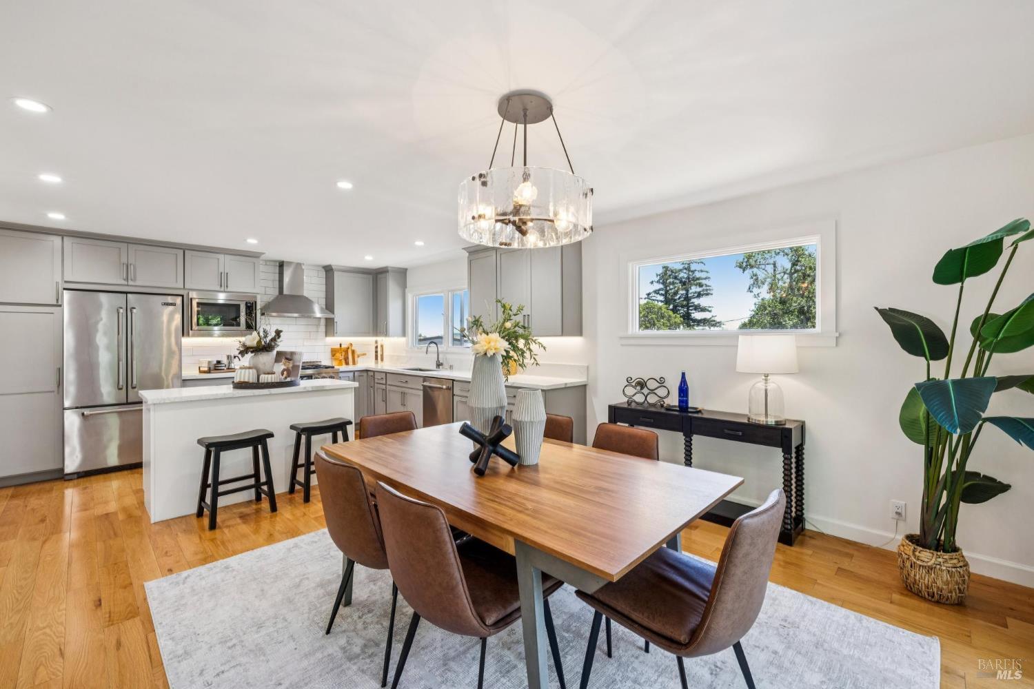 Detail Gallery Image 6 of 50 For 126 Ridge Rd, Fairfax,  CA 94930 - 3 Beds | 2 Baths