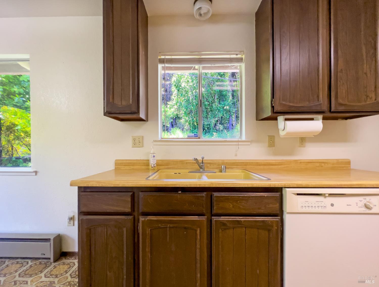 Detail Gallery Image 12 of 28 For 18028 Neeley Rd, Guerneville,  CA 95446 - 2 Beds | 1/1 Baths