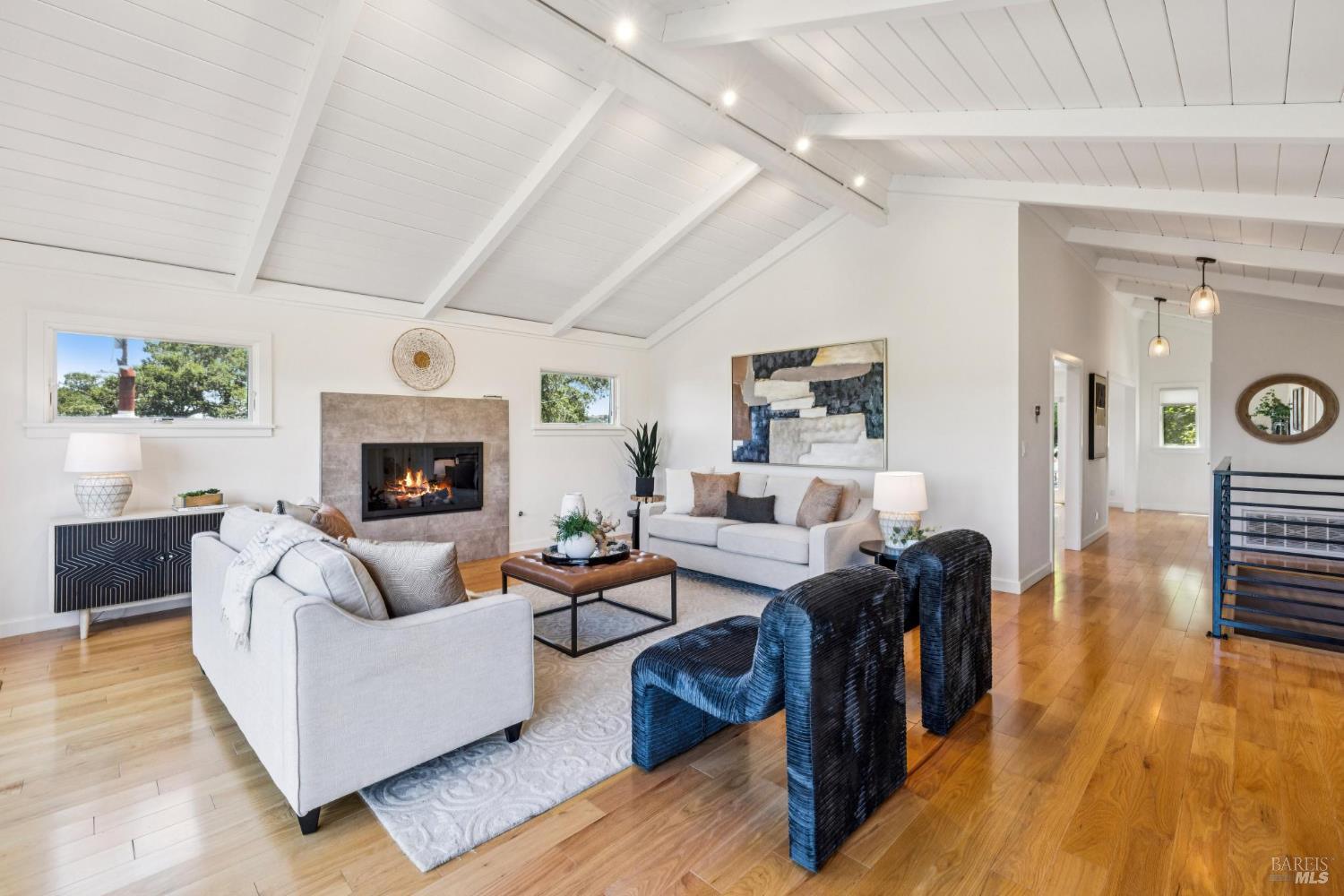 Detail Gallery Image 19 of 50 For 126 Ridge Rd, Fairfax,  CA 94930 - 3 Beds | 2 Baths