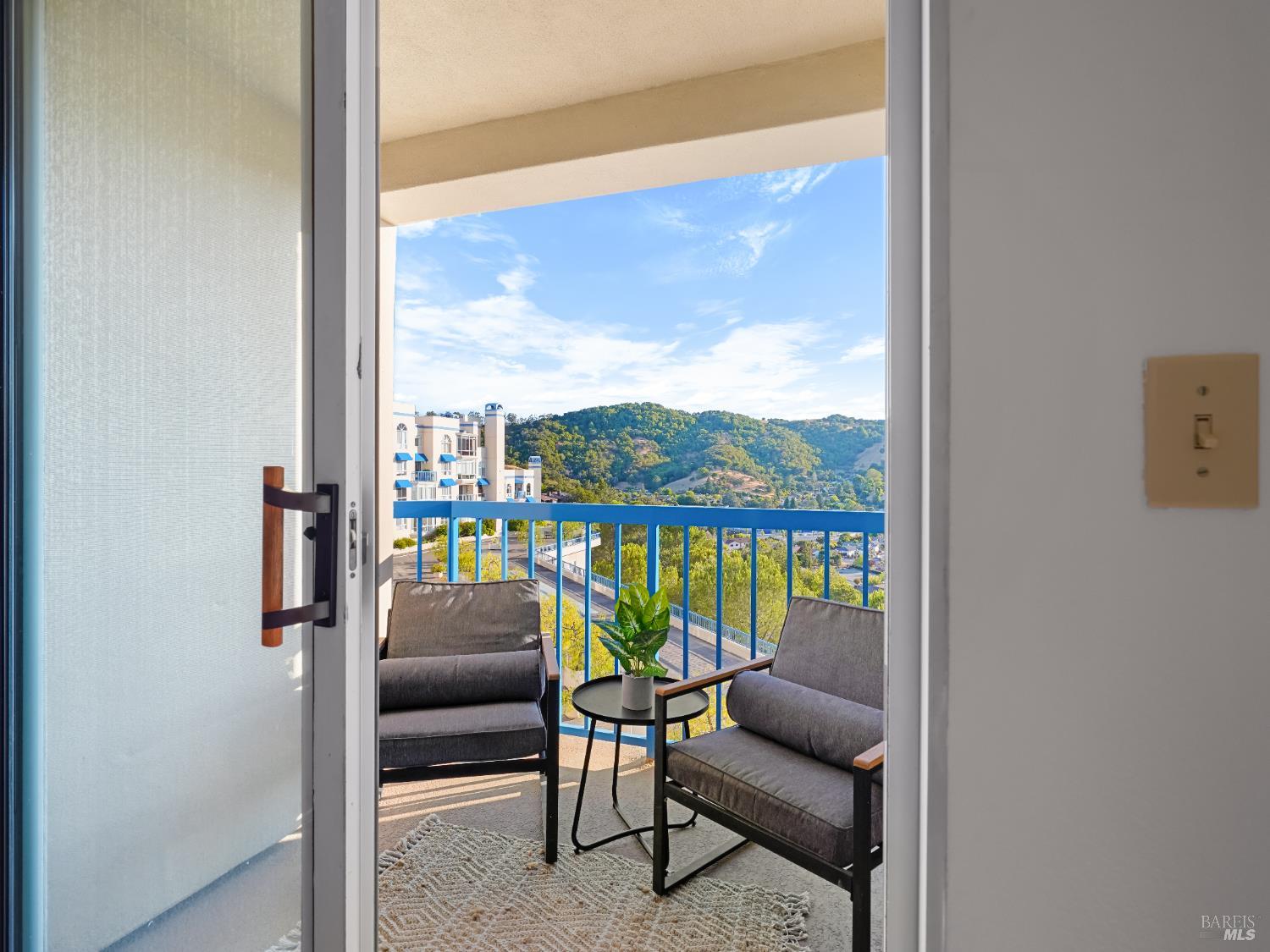 Detail Gallery Image 9 of 37 For 100 Thorndale Dr #326,  San Rafael,  CA 94903 - 2 Beds | 2 Baths