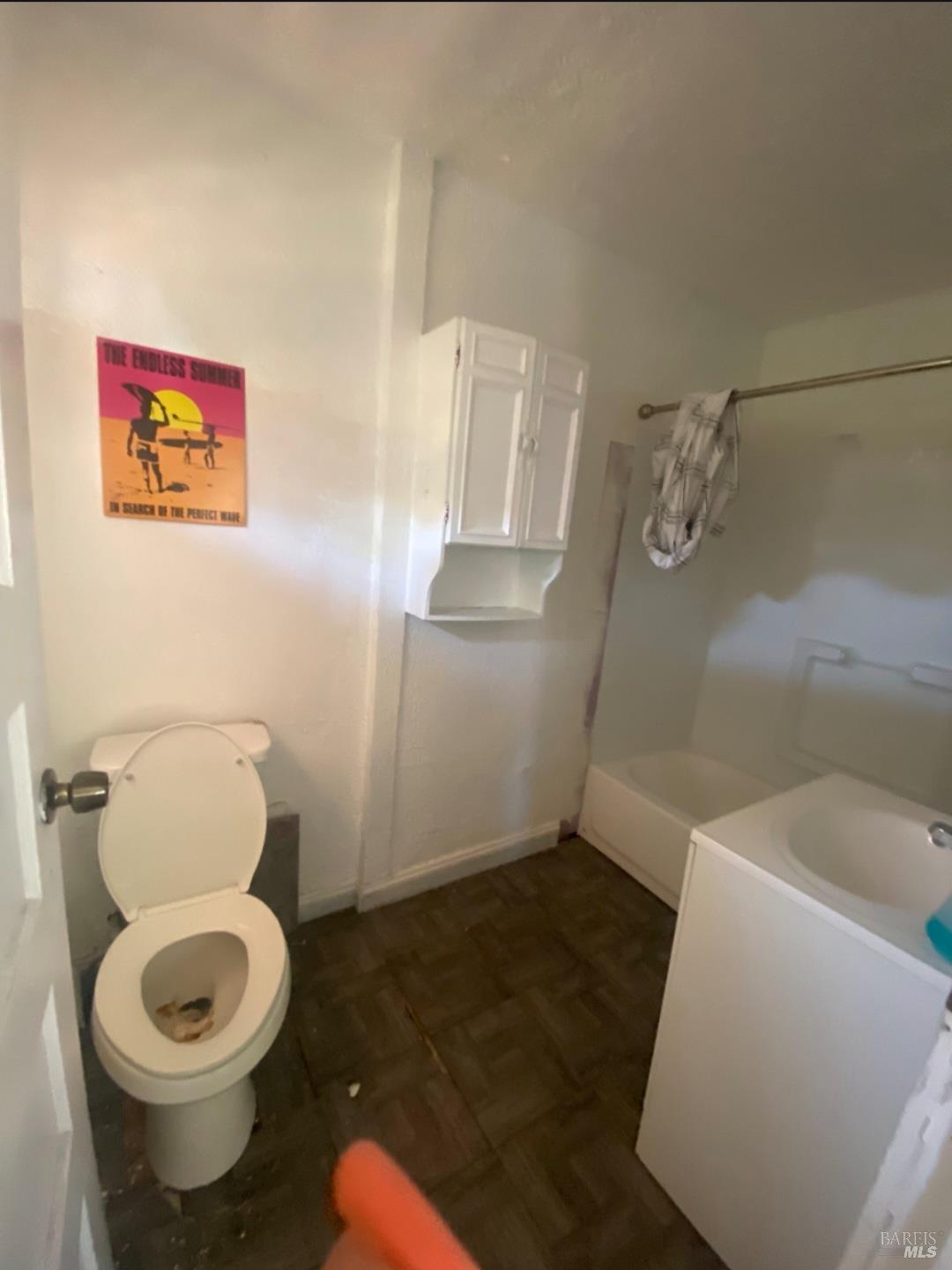 Detail Gallery Image 9 of 15 For 1055 56th St, Emeryville,  CA 94608 - 4 Beds | 2/1 Baths
