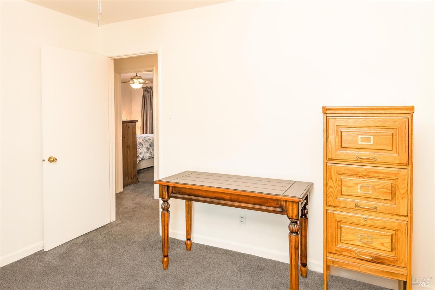 Detail Gallery Image 13 of 23 For 7 Pidgeon Ct, Petaluma,  CA 94952 - 3 Beds | 2 Baths