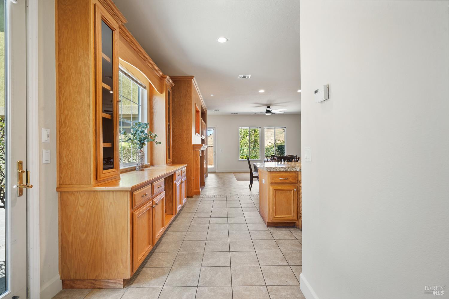 Detail Gallery Image 11 of 68 For 9272 Hallmark Pl, Vallejo,  CA 94591 - 4 Beds | 4 Baths