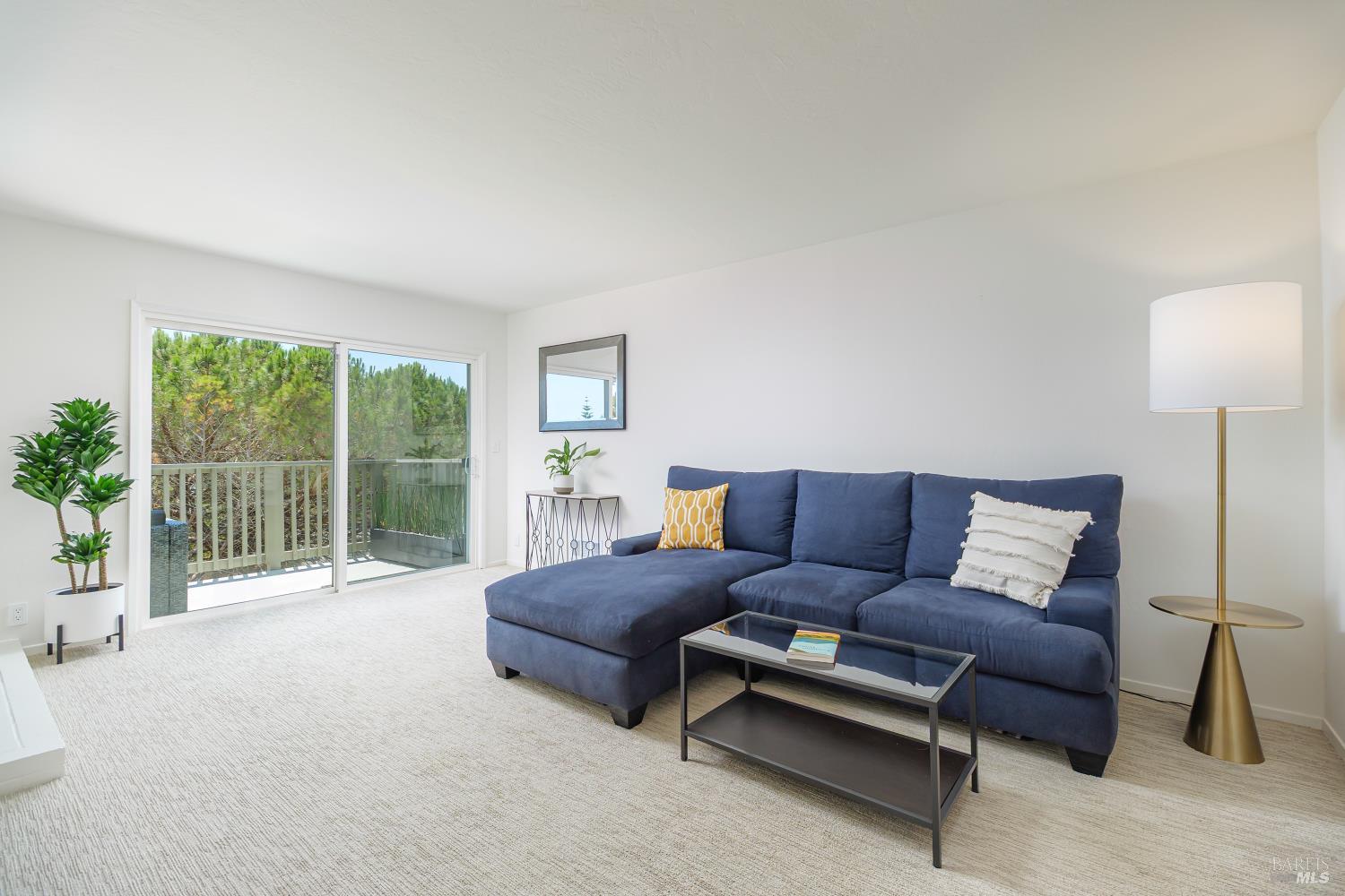 Detail Gallery Image 8 of 30 For 175 Upper via Casitas Way #2,  Greenbrae,  CA 94904 - 2 Beds | 2 Baths