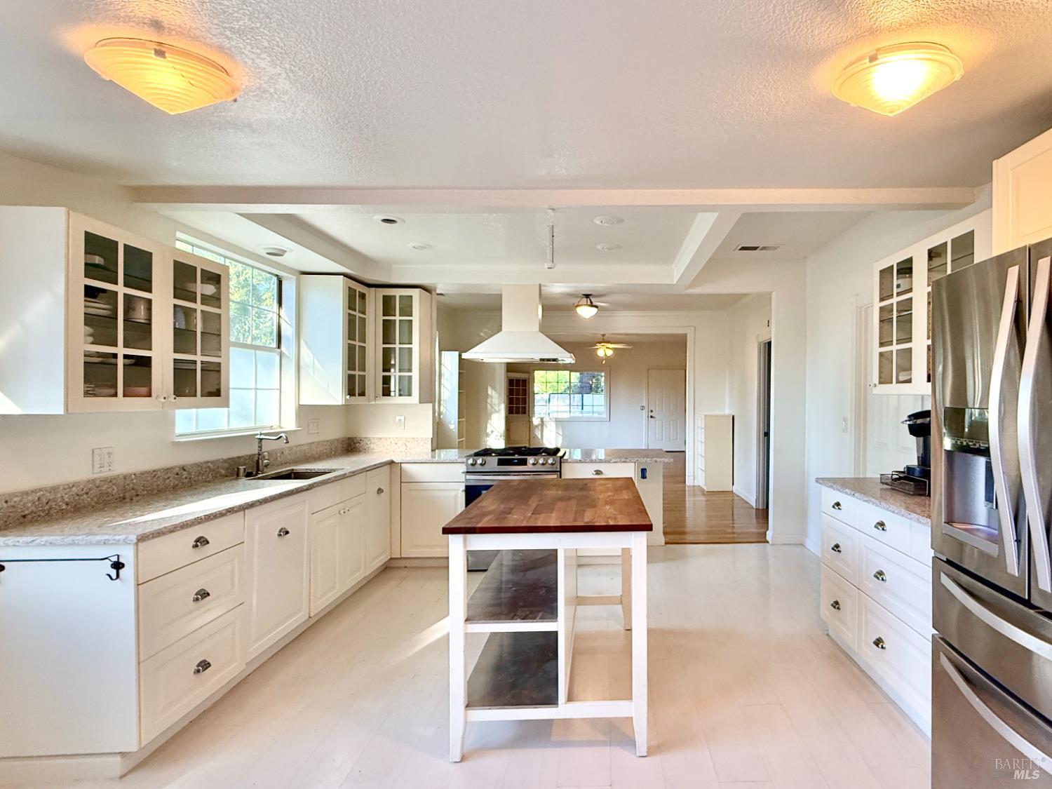 Detail Gallery Image 5 of 16 For 1101 Burbank Ave, Santa Rosa,  CA 95407 - 3 Beds | 2/1 Baths