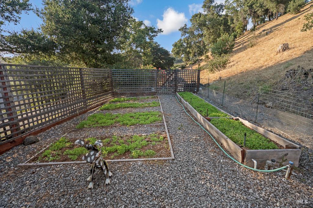 Detail Gallery Image 26 of 75 For 5560 Crystal Dr, Santa Rosa,  CA 95404 - 3 Beds | 2/1 Baths