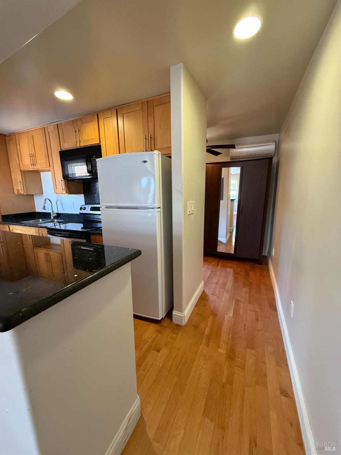 Detail Gallery Image 7 of 23 For 1125 E 5th St a,  Benicia,  CA 94510 - – Beds | – Baths