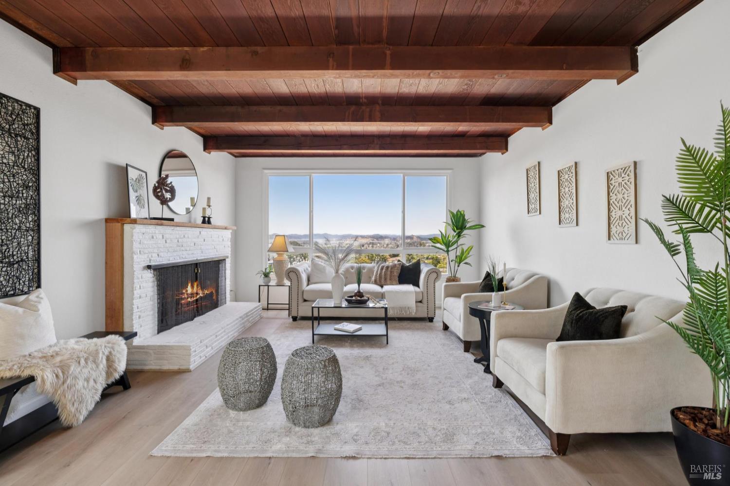 Detail Gallery Image 4 of 74 For 2437 Edwards Ave, El Cerrito,  CA 94530 - 6 Beds | 3/1 Baths