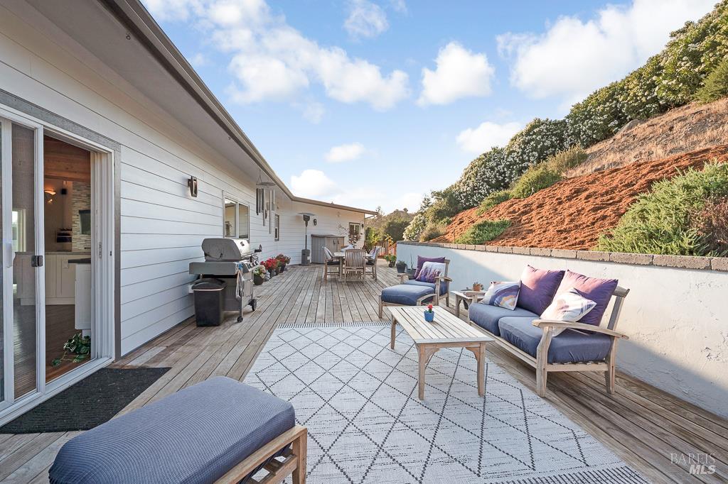 Detail Gallery Image 69 of 75 For 5560 Crystal Dr, Santa Rosa,  CA 95404 - 3 Beds | 2/1 Baths