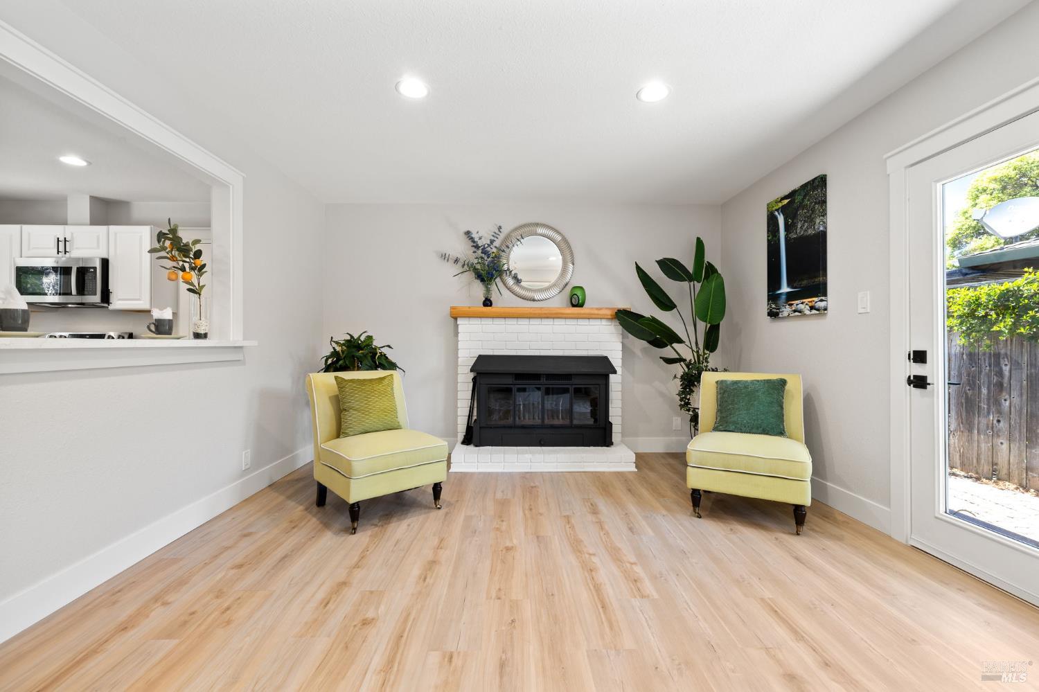 Detail Gallery Image 33 of 54 For 7449 Adrian Dr, Rohnert Park,  CA 94928 - 3 Beds | 2 Baths