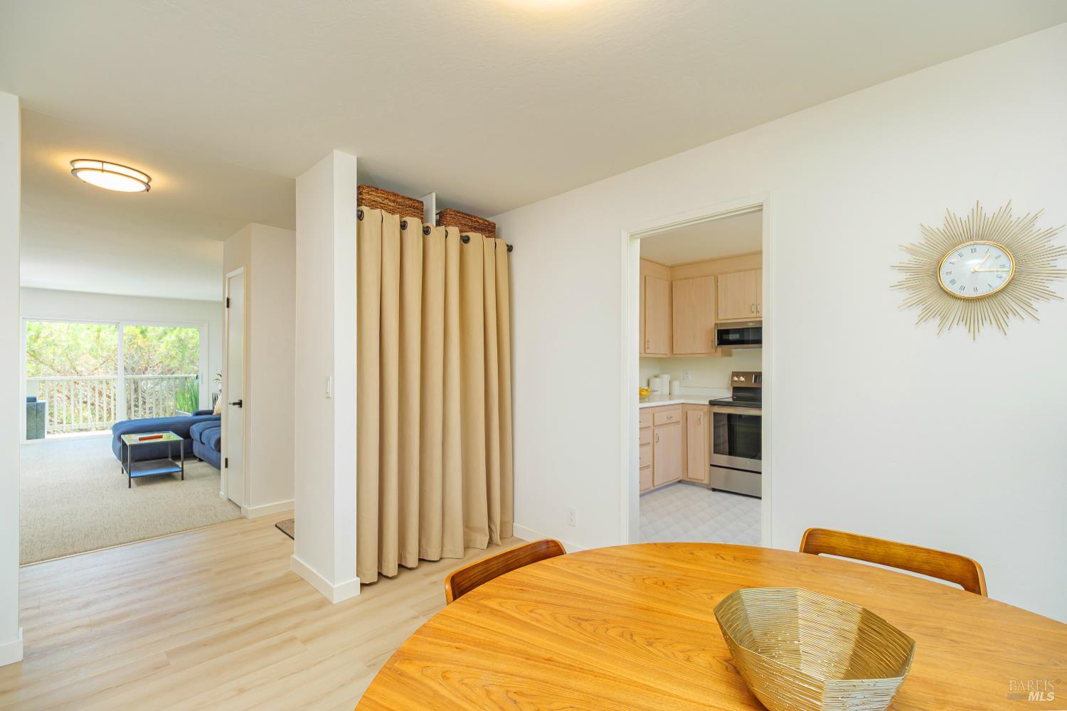 Detail Gallery Image 11 of 30 For 175 Upper via Casitas Way #2,  Greenbrae,  CA 94904 - 2 Beds | 2 Baths