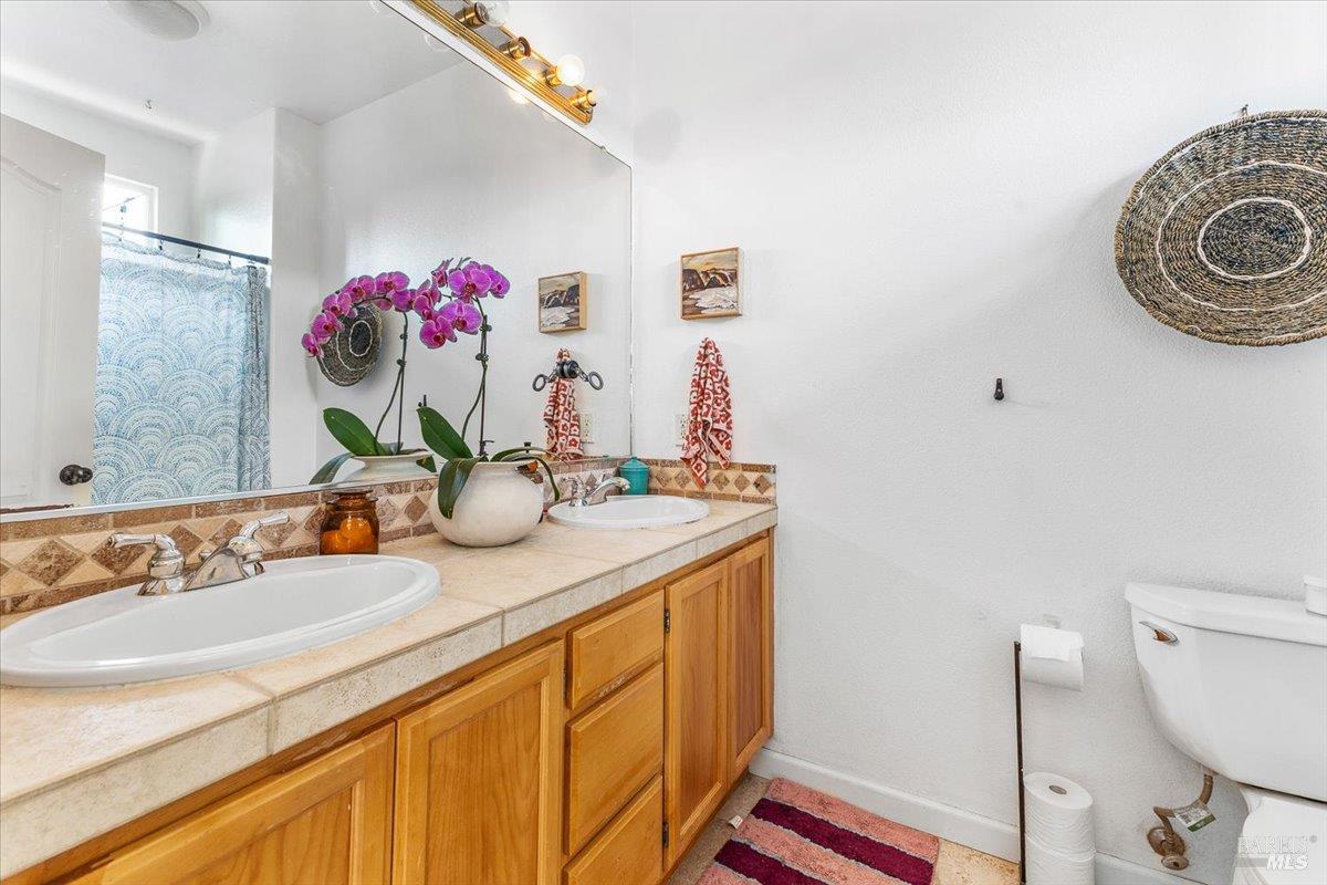 Detail Gallery Image 17 of 29 For 301 Hansbery Way, Santa Rosa,  CA 95409 - 3 Beds | 2 Baths