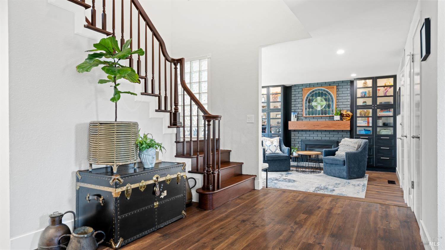 Detail Gallery Image 14 of 61 For 1711 Capistrano Dr, Petaluma,  CA 94954 - 6 Beds | 2/1 Baths