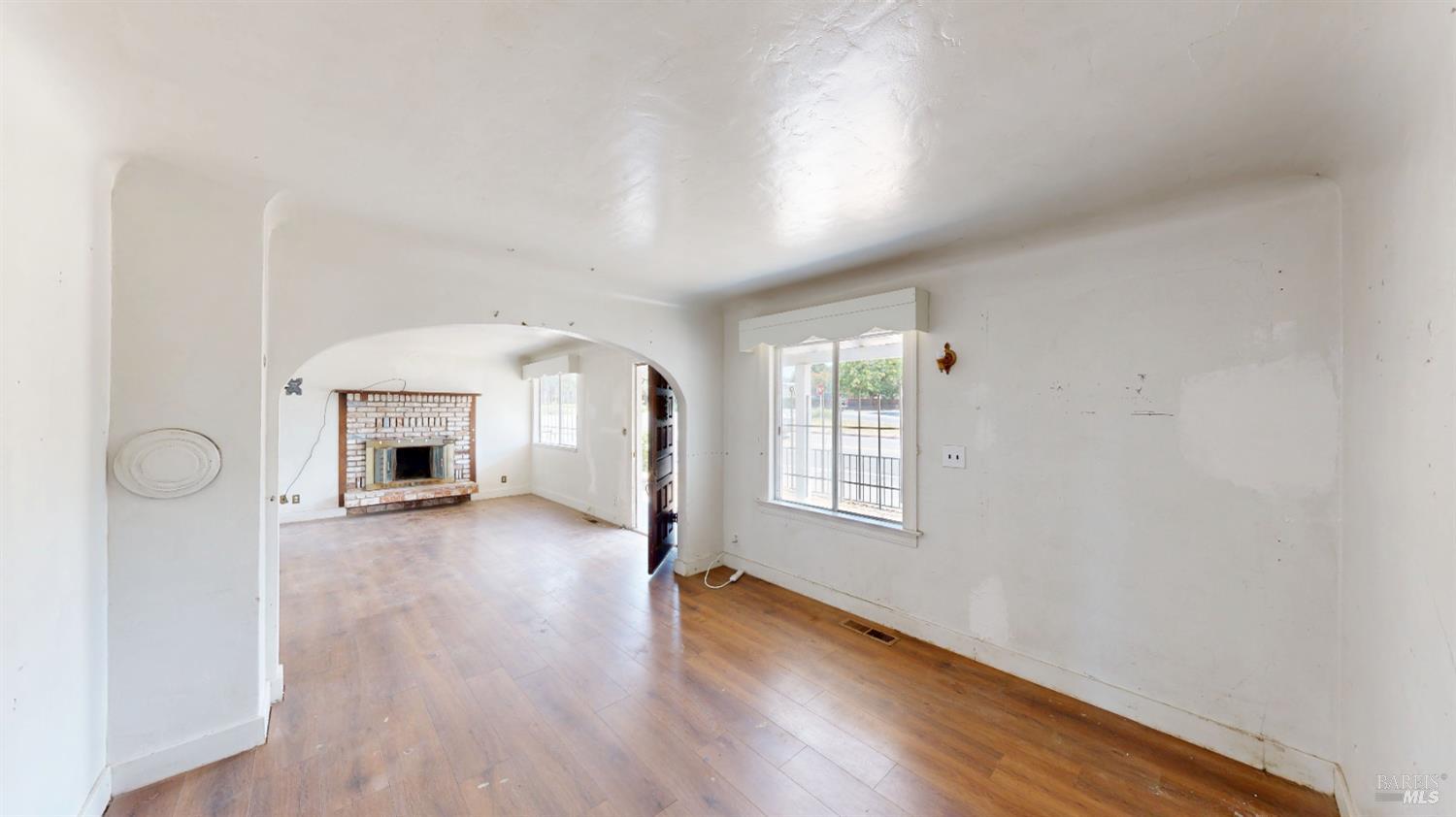 Detail Gallery Image 4 of 22 For 87 Front St, Healdsburg,  CA 95448 - 3 Beds | 2 Baths