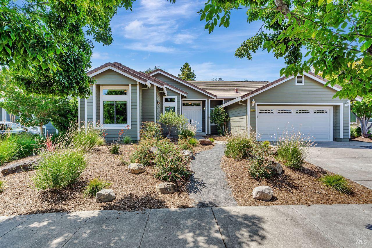 Detail Gallery Image 1 of 43 For 1705 Andover Way, Petaluma,  CA 94954 - 4 Beds | 2 Baths