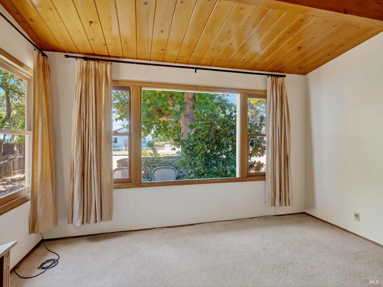 Detail Gallery Image 5 of 30 For 206 Champlain Ave, Cloverdale,  CA 95425 - 3 Beds | 1 Baths