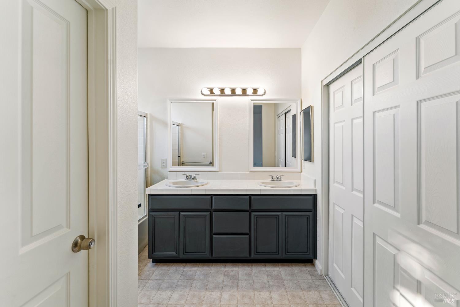 Detail Gallery Image 19 of 31 For 1220 Marque Dr, Rohnert Park,  CA 94928 - 3 Beds | 2/1 Baths