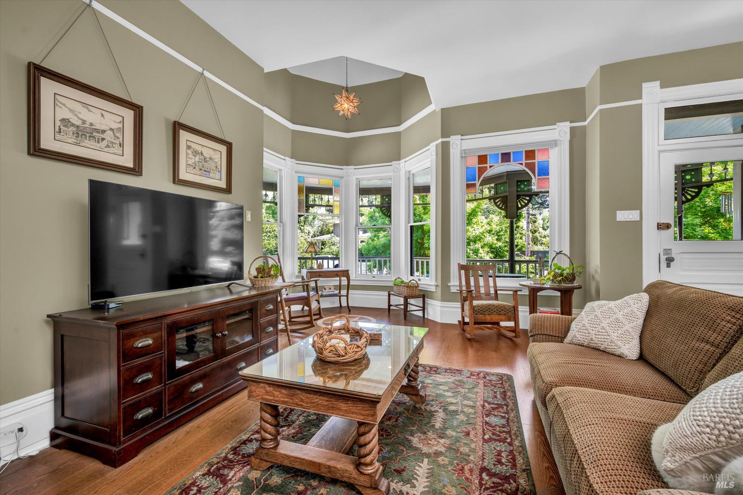 Detail Gallery Image 7 of 44 For 401 Matheson St, Healdsburg,  CA 95448 - 3 Beds | 2 Baths