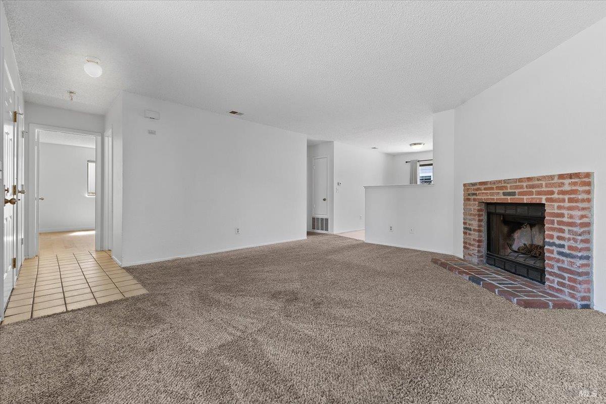 Detail Gallery Image 5 of 21 For 812 Quail Ct, Healdsburg,  CA 95448 - 2 Beds | 2 Baths