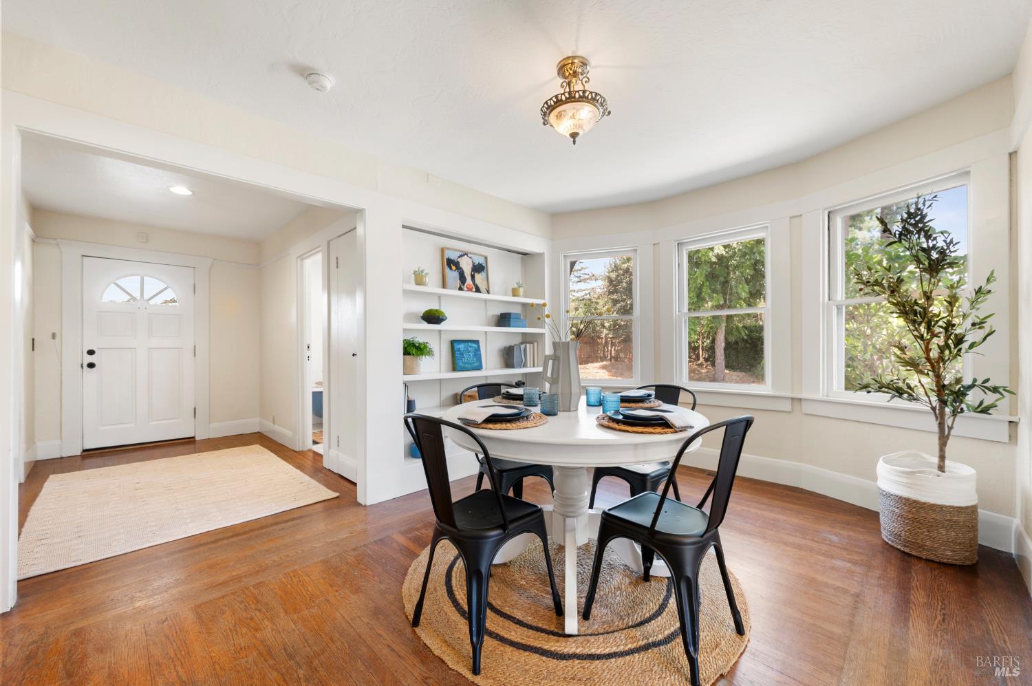 Detail Gallery Image 6 of 66 For 5740 Old Redwood Hwy, Penngrove,  CA 94951 - 3 Beds | 3 Baths