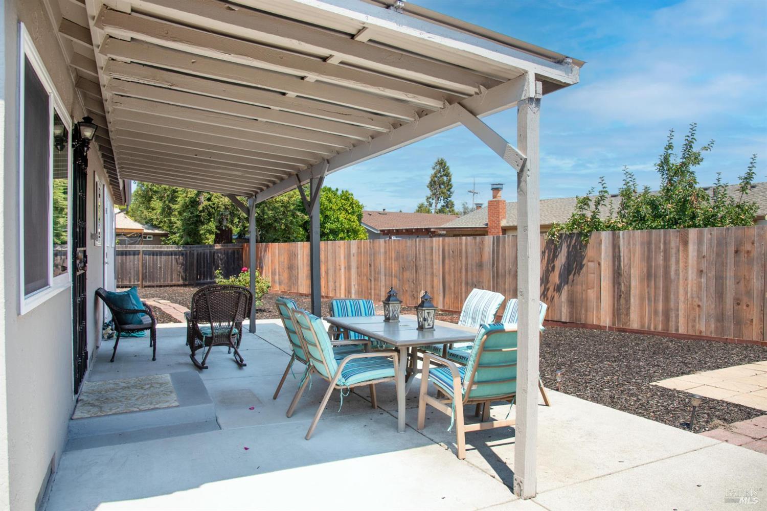 Detail Gallery Image 21 of 23 For 7 Pidgeon Ct, Petaluma,  CA 94952 - 3 Beds | 2 Baths