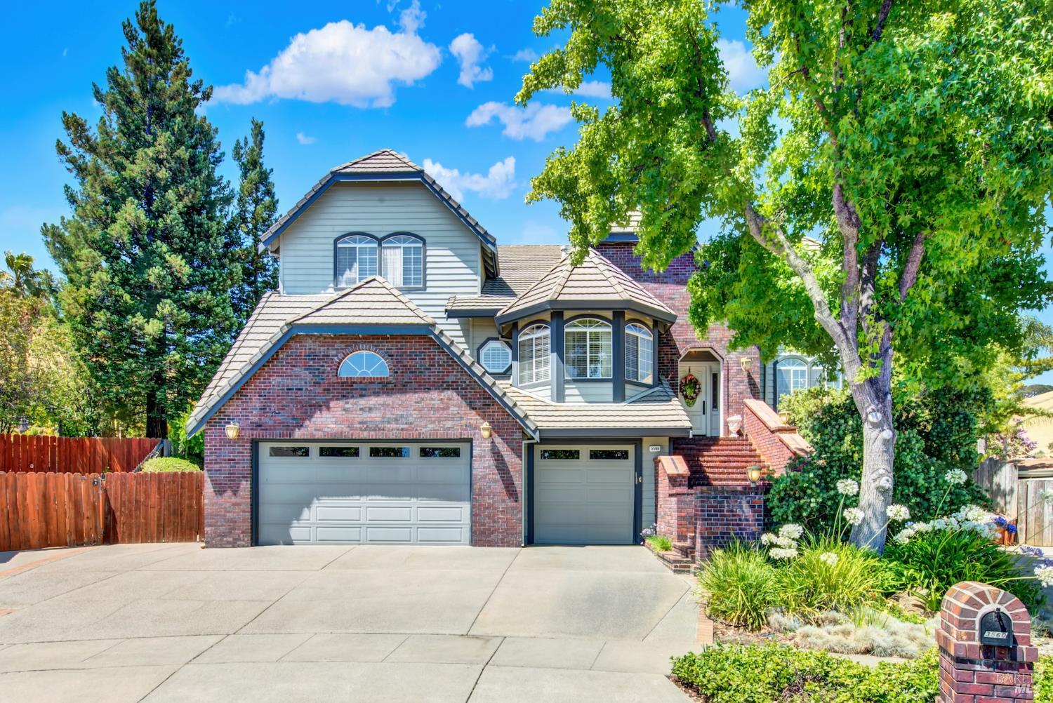 Detail Gallery Image 3 of 71 For 3560 Crownridge Ct, Fairfield,  CA 94534 - 5 Beds | 4 Baths