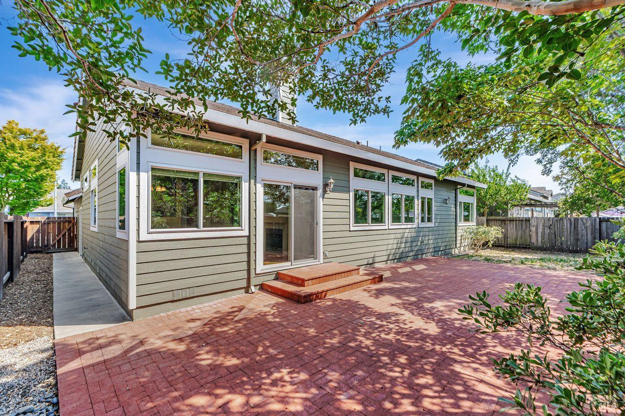 Detail Gallery Image 40 of 43 For 1705 Andover Way, Petaluma,  CA 94954 - 4 Beds | 2 Baths